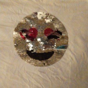 GAP SEQUIN TEE..... EUC